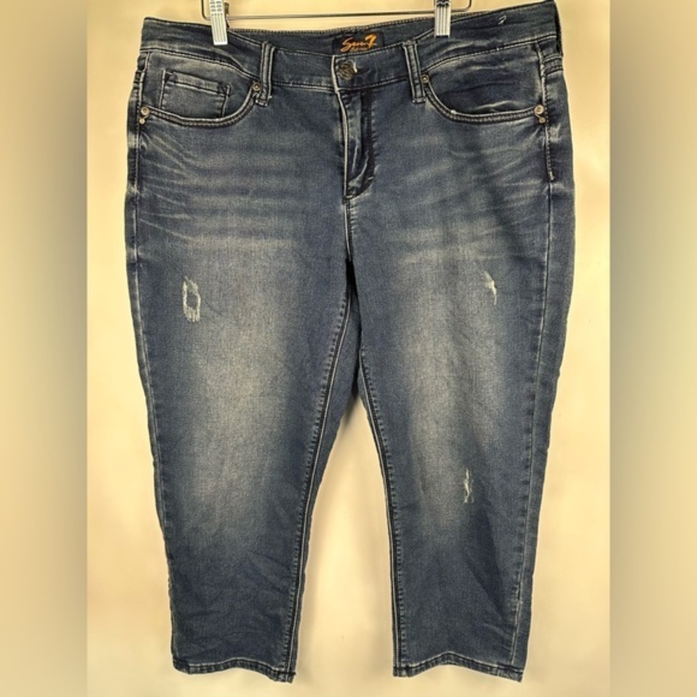 Seven7 Women’s Capri Girlfriend Sz 12 Medium Wash distressed‎